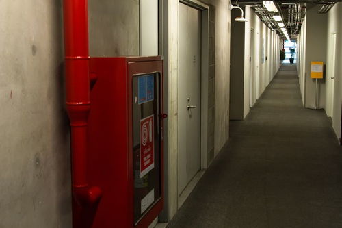 配電室消防器材與設(shè)備配置指南 預(yù)防電氣火災(zāi)的關(guān)鍵措施